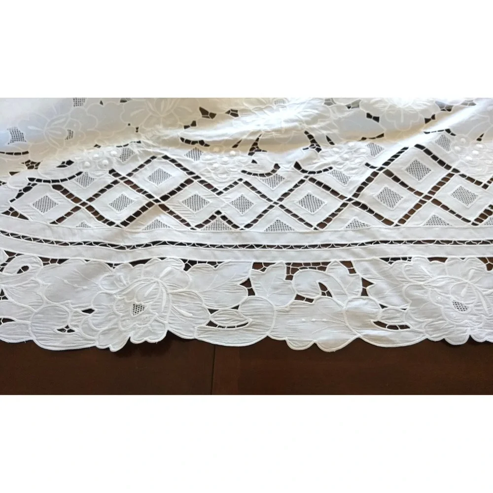 Lace TABLECLOTH 116
